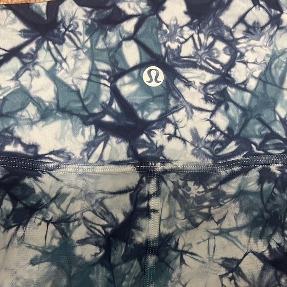 Lululemon Wunder Under Hi-Rise 7/8 Tight in  Shibori Blue Haze - size 2 - Picture 6 of 11